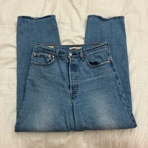 Levi's Women's Blue Ankle Jeans